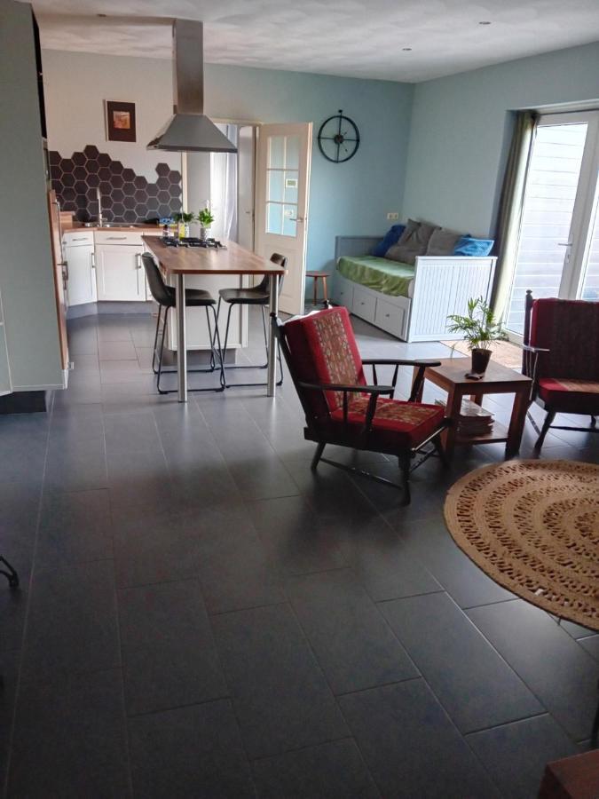 B&B Typisch Lelies Liessel Екстериор снимка